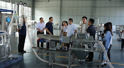 【頂端新聞】數(shù)智賦能新鄉(xiāng)造，看新鄉(xiāng)如何打響產(chǎn)業(yè)轉(zhuǎn)型新名片